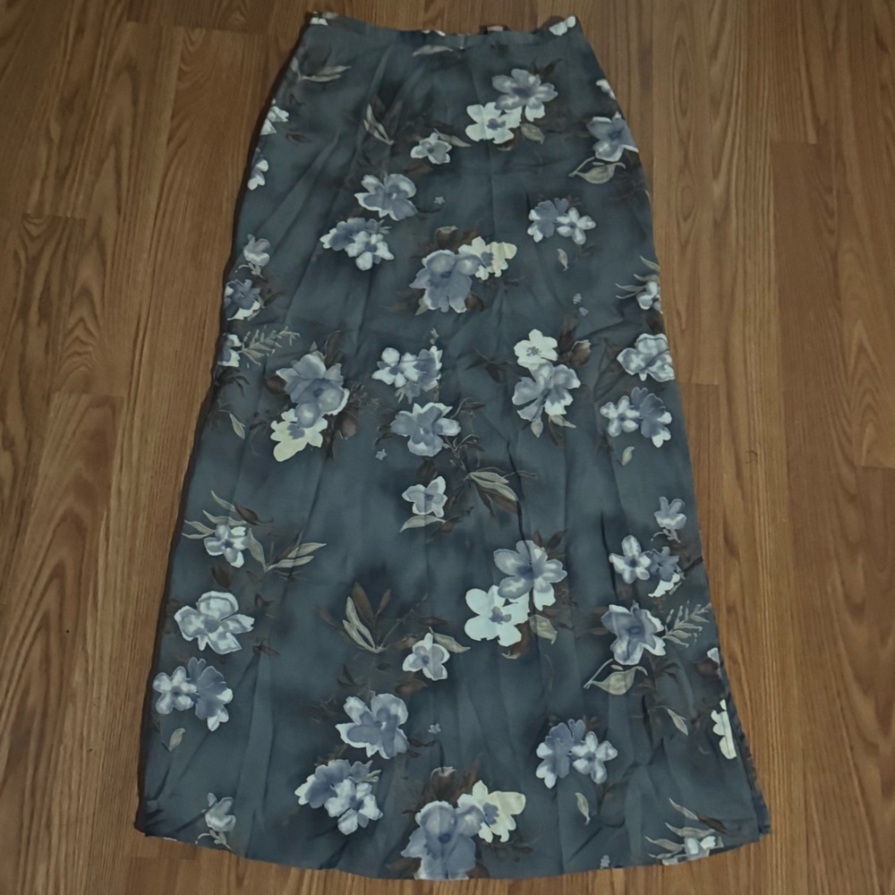 Tracy Evans Floral Maxi Skirt - Gray and White‎